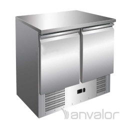   SALÁTAHŰTŐ PULT, GN1/1, 2 ajtóval, felhajtás nélkül, rozsdamentes fedlappal